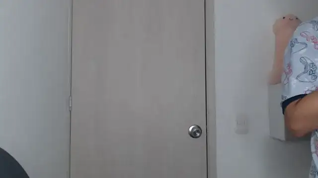 Snapshot of kaiine190 chatting on 10-25-25, 08:22 kaiine190 online show from 10-25-25, 08:22