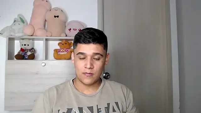 Snapshot of kaiine190 chatting on 11-06-25, 06:36 kaiine190 online show from 11-06-25, 06:36