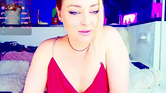 Snapshot of _JuliaSpace_ chatting on 05-31-26, 05:31 JuliaSpace online show from 05-31-26, 05:31