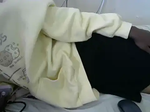 Ma-yolo001 online show from 12-23-24, 07:49
