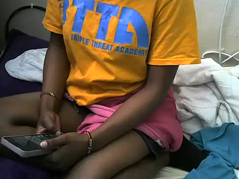 Ma-yolo001 online show from 11-21-25, 09:30