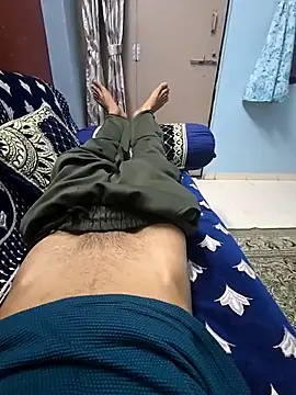 Snapshot of Yours1311 chatting on 11-01-25, 01:57 Yours1311 online show from 11-01-25, 01:57