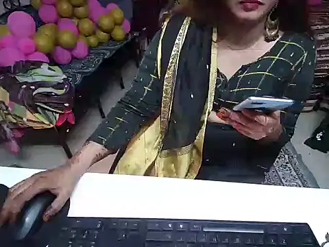 Arushisingh8888 online show from 12-17-24, 12:00