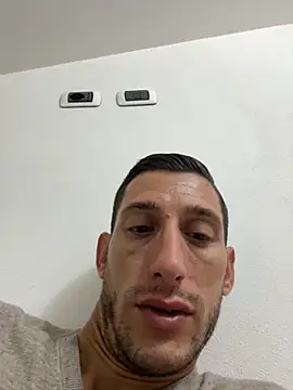 Snapshot of Gionnytav chatting on 10-16-25, 04:02 Gionnytav online show from 10-16-25, 04:02