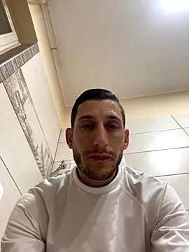 Snapshot of Gionnytav chatting on 10-20-25, 03:40 Gionnytav online show from 10-20-25, 03:40