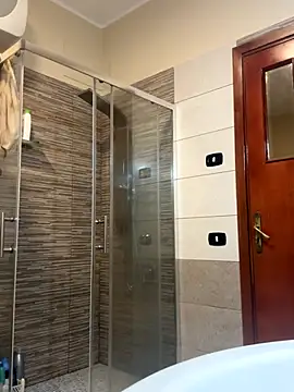 Snapshot of Gionnytav chatting on 10-20-25, 03:45 Gionnytav online show from 10-20-25, 03:45