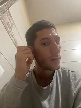 Snapshot of Gionnytav chatting on 10-24-25, 04:53 Gionnytav online show from 10-24-25, 04:53