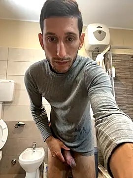 Snapshot of Gionnytav chatting on 10-28-25, 09:02 Gionnytav online show from 10-28-25, 09:02