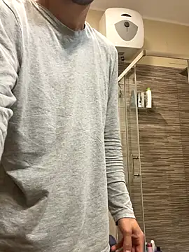 Snapshot of Gionnytav chatting on 10-30-25, 04:47 Gionnytav online show from 10-30-25, 04:47