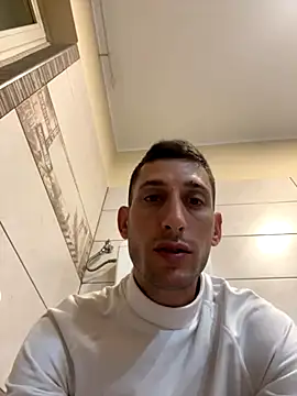 Snapshot of Gionnytav chatting on 11-06-25, 04:35 Gionnytav online show from 11-06-25, 04:35