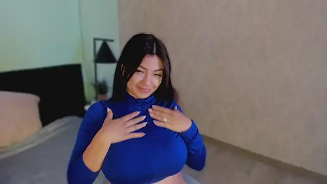 Snapshot of EvaaStevens chatting on 11-18-25, 12:31 EvaaStevens online show from 11-18-25, 12:31