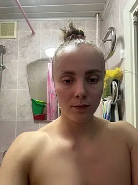 Snapshot of AlisaKissss chatting on 02-19-26, 06:59 AlisaKissss online show from 02-19-26, 06:59