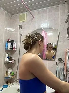 Snapshot of AlisaKissss chatting on 03-17-26, 07:28 AlisaKissss online show from 03-17-26, 07:28