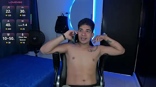 Snapshot of valentino_santoss chatting on 11-16-25, 03:28 valentino santoss online show from 11-16-25, 03:28