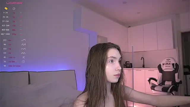 Snapshot of haileyishere chatting on 04-07-26, 07:47 haileyishere online show from 04-07-26, 07:47
