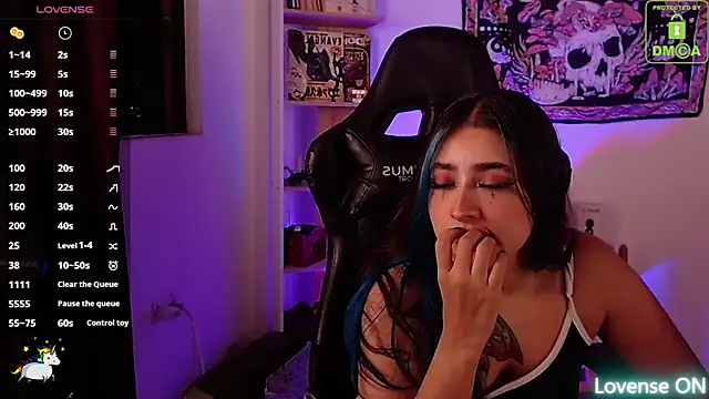 sweetcoralinee online show from 09-23-25, 02:47