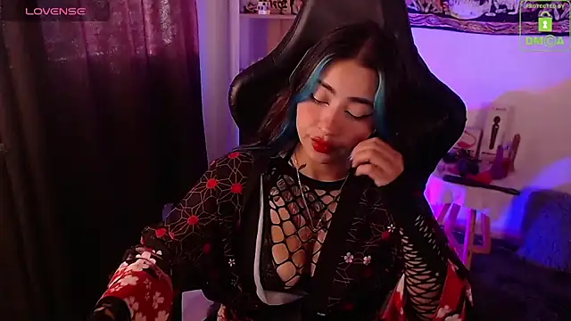 sweetcoralinee online show from 10-01-25, 10:16