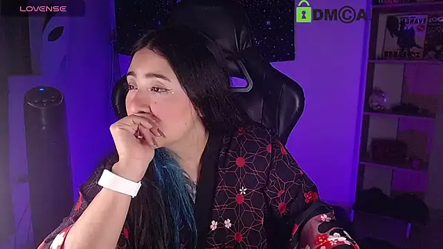 sweetcoralinee online show from 03-29-26, 04:56