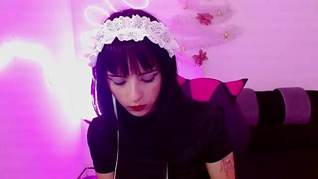 Kind Scarlett online show from 12-13-24, 02:43