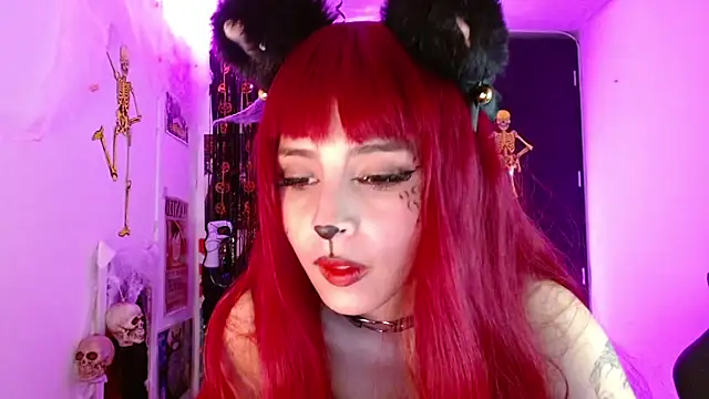 Snapshot of Kind_Scarlett chatting on 10-10-25, 06:45 Kind Scarlett online show from 10-10-25, 06:45