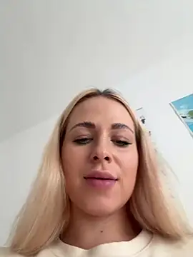 streetdoll online show from 02-09-25, 03:34