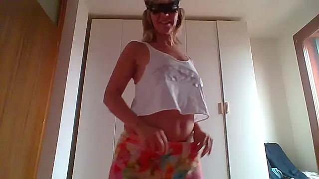 Snapshot of marvelline741 chatting on 09-10-25, 04:29 marvelline741 online show from 09-10-25, 04:29