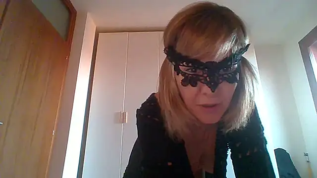 Snapshot of marvelline741 chatting on 10-06-25, 04:15 marvelline741 online show from 10-06-25, 04:15