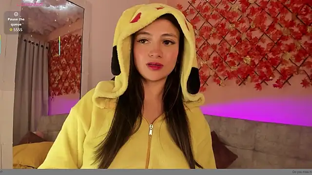 Snapshot of Sweet_Candies chatting on 04-21-26, 02:51 Sweet Candies online show from 04-21-26, 02:51