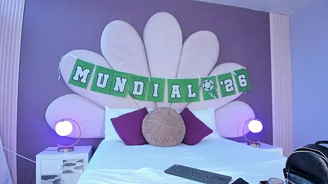 PaulinaDuarte online show from 06-19-26, 01:04