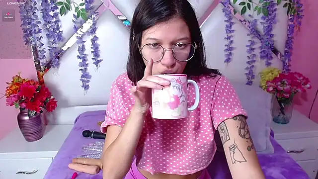 Perla Skinnyy online show from 12-10-24, 02:16