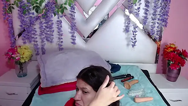 Perla Skinnyy online show from 12-20-24, 03:14