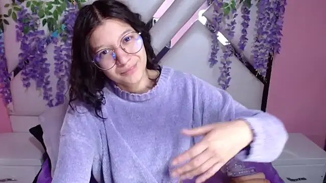 Perla Skinnyy online show from 12-21-24, 03:25