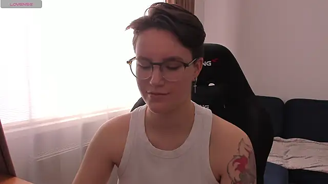 Snapshot of JessieFlower chatting on 04-02-26, 07:39 JessieFlower online show from 04-02-26, 07:39