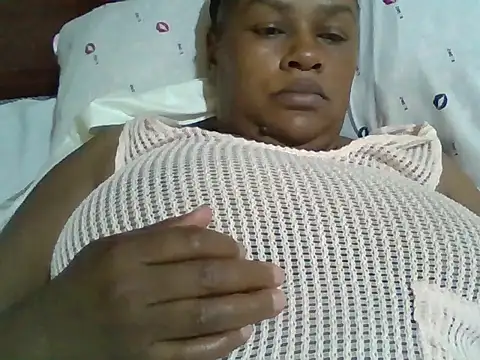 Snapshot of tight_pussy_gall chatting on 11-16-25, 02:39 tight pussy gall online show from 11-16-25, 02:39