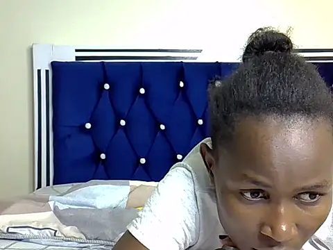 Snapshot of Goddess_nanaya chatting on 09-21-25, 09:55 Goddess nanaya online show from 09-21-25, 09:55
