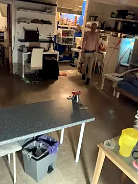 Snapshot of BongChannel chatting on 11-11-25, 11:05 BongChannel online show from 11-11-25, 11:05