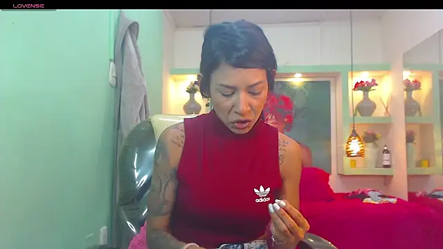 lorenapinto online show from 05-21-26, 01:34
