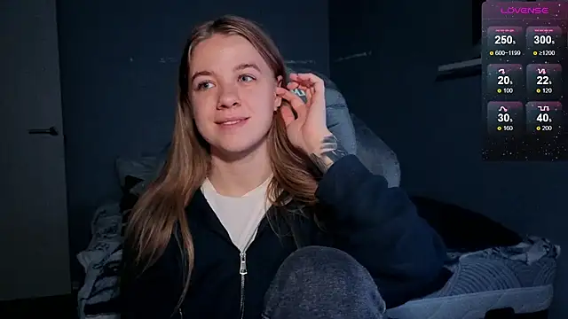 candy maggie online show from 11-06-25, 03:02