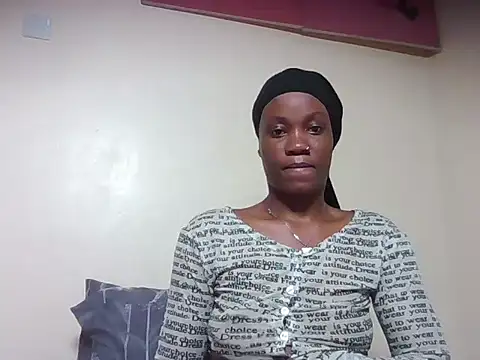 Snapshot of Creamy_candy17 chatting on 11-14-25, 10:51 Creamy candy17 online show from 11-14-25, 10:51