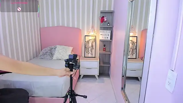 AMELIETARSON online show from 09-22-25, 07:38