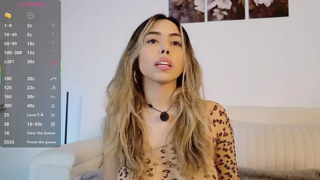 AMELIETARSON online show from 10-24-25, 07:43