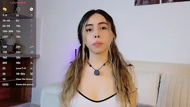 AMELIETARSON online show from 11-21-25, 07:45