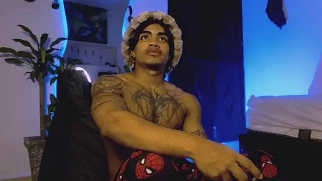 Snapshot of Young_laroi chatting on 12-06-24, 07:21 Young laroi online show from 12-06-24, 07:21