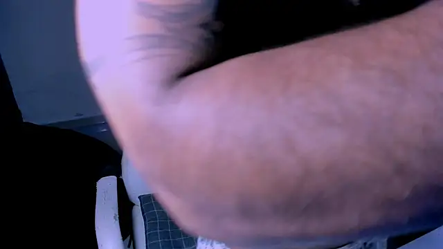 Snapshot of Young_laroi chatting on 02-08-25, 04:36 Young laroi online show from 02-08-25, 04:36