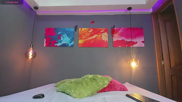 summer lee  online show from 12-14-24, 10:18