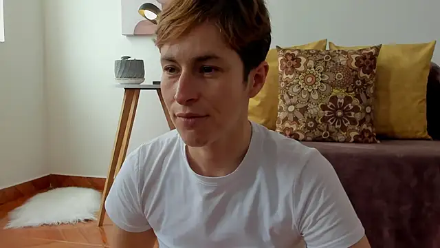 cuddlingbunny online show from 02-18-25, 06:04