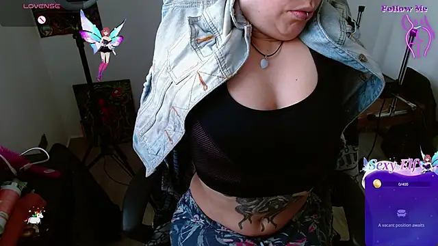 Snapshot of natasha_laulau chatting on 12-16-24, 08:26 natasha laulau online show from 12-16-24, 08:26