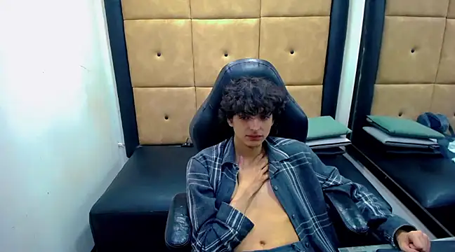 Sr BonnyEthan online show from 12-13-24, 01:33