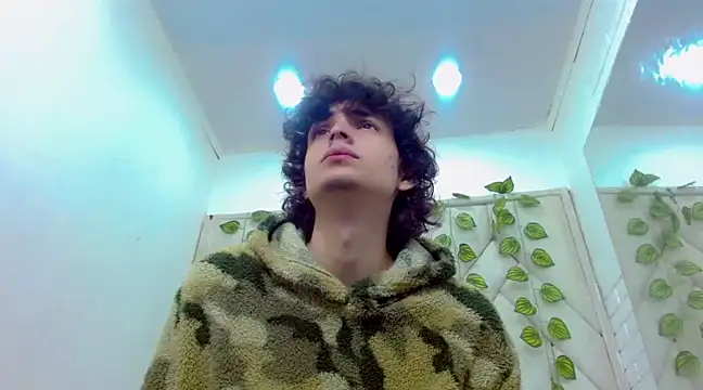 Sr BonnyEthan online show from 12-23-24, 01:45