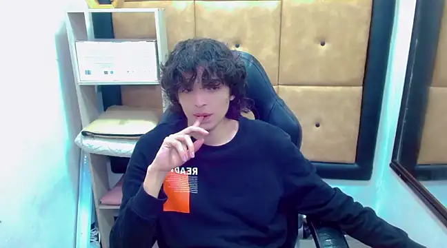 Sr BonnyEthan online show from 01-17-25, 01:35